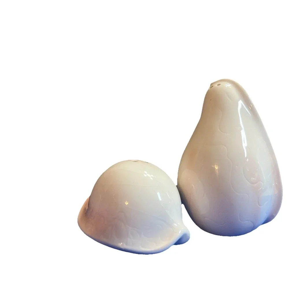 Sea Shell Salt and Pepper Shakers White /Pink Glossy 3.5